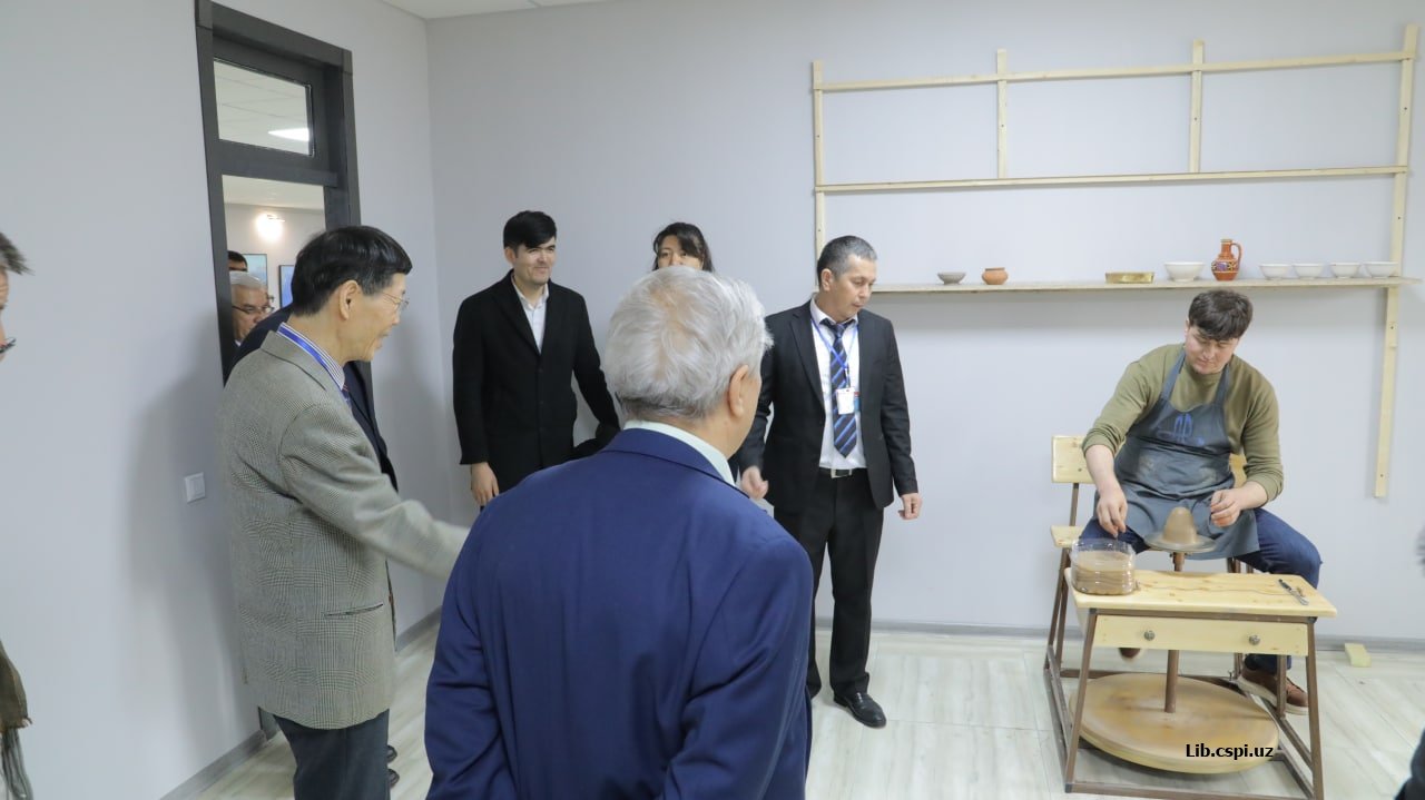 Tevarak atrof bilan tanishtirish.